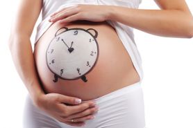 Przedłużenie umowy do dnia porodu a nowe limity umów na czas określony