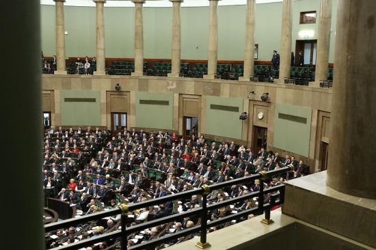 Sejm przyjął nowe zasady oskładkowania umów zleceń
