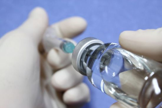 Wartość szczepienia przeciw grypie a składki ZUS i podatek