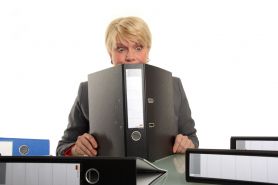 Co dzieje się z umową na zastępstwo, gdy pracownik zastępowany rozwiązuje stosunek pracy