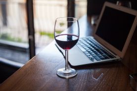 Czy pracodawcy mogą badać trzeźwość pracowników? Rzecznik MŚP nie zgadza się z UODO