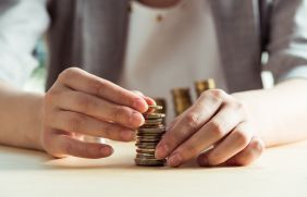 Jak ustalić optymalny termin wypłaty wynagrodzenia