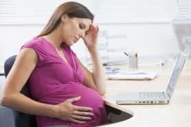 Zastępstwo za pracownicę, której umowa przedłuża się do dnia porodu