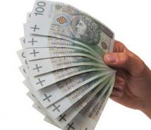 Która szkoła powinna wypłacić dodatek na start, gdy nauczyciel jest zatrudniony w dwóch placówkach