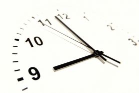 Miesięczna ilość godzin wykonywania zlecenia – czy można ją „z góry” przewidzieć w umowie?