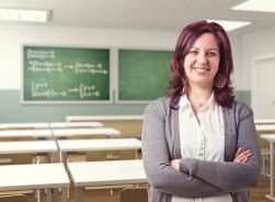 Ponowna umowa z nauczycielem – bez zaświadczenia z KRK