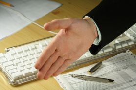Czy umowę terminową można zwolnić z limitowania bez zgody pracownika?