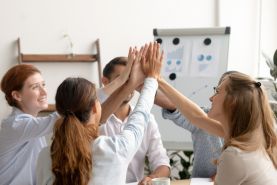 Jak budować zaangażowanie pracowników? Wskazówki dla leaderów