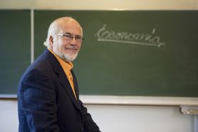 SN: Honorarium profesora oskładkowane