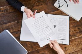 Zdaniem MRiPS: Czy ponawiać informację o warunkach zatrudnienia przy nowej umowie?