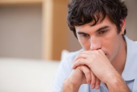 Zachowania czy objawy, które mogą świadczyć o depresji - jak je odczytywać u współpracowników