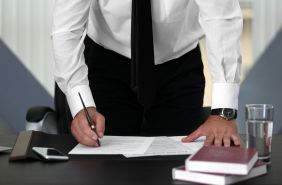 Od 1 października 2021 r. zmiany w wynagrodzeniach pracowników samorządowych