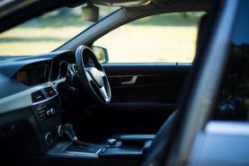 Finansowanie samochodu służbowego – jak poprawnie rozliczyć raty i użytkowanie?