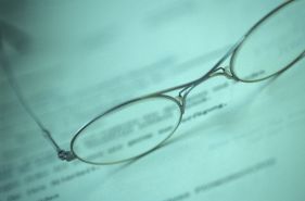 Rozwiązanie umowy z pracownikiem zastępowanym a ważność umowy na zastępstwo