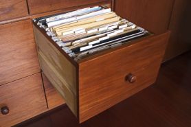 Niezachowanie chronologii dokumentów w aktach osobowych
