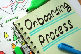 Onboarding w hybrydowym modelu pracy – jak go ulepszać i rozwijać