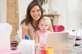 Urlop rodzicielski łączony z pracą – zasiłek macierzyński po zmianach