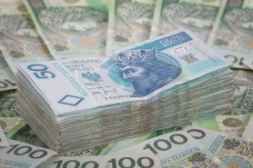 Wypłata nagrody jubileuszowej po uzupełnieniu stażu – co ze składkami ZUS?