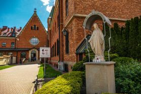 Osoby duchowne – jakie są zasady ich ubezpieczenia?