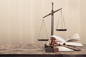 Kwota wypłacona byłemu pracownikowi na mocy ugody pozasądowej a podstawa wymiaru składek ZUS