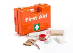 Organizacja zapewnienia pierwszej pomocy – jakie obowiązki ciążą na pracodawcy?