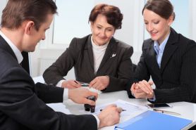 Przywrócenie pracownika do pracy – jakie są konsekwencje dla pracodawcy?