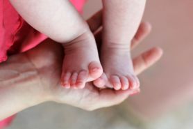 Przesunięcie urlopu zaległego po złożeniu przez pracownika wniosku o urlop ojcowski