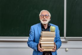 Świadczenia z ZFŚS dla byłych nauczycieli pobierających świadczenie kompensacyjne – co z PIT