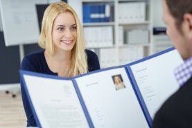Prześwietlamy dokumenty – 8 wskazówek jak zweryfikować CV
