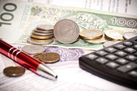 Dodatek stażowy poza płacą minimalną - ale nie od razu