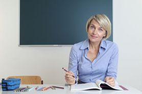Świadectwo pracy dla nauczyciela przenoszonego w okresie zatrudnienia pomiędzy placówkami