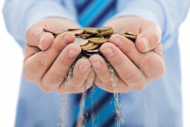 Termin przyznania podwyżki wynagrodzenia pracownicy korzystającej z urlopu wypoczynkowego po macierzyńskim