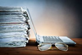 Czy można odmówić refundacji za okulary korekcyjne, gdy pracownik nie będzie już wykonywał pracy