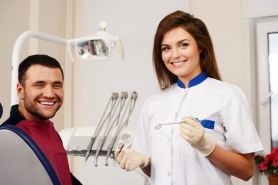 Minimalne wynagrodzenie asystentki stomatologicznej – jakie zasady stosować?