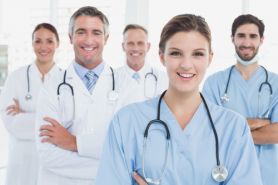 Zarobki pracowników medycznych – od 16 sierpnia nowe przepisy