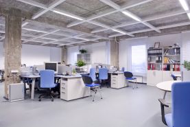 Powrót do biura tak, ale wsparty przez technologię
