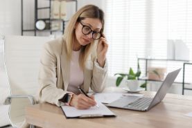 Szukasz pracy, która daje dużą szansę na zatrudnienie? Postaw na księgowość!