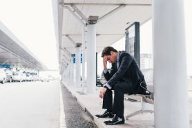 Likwidacja stanowiska pracy pracownika samorządowego, który nie godzi się na zmianę warunków zatrudnienia