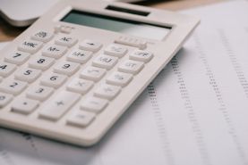 Zerowy PIT dla osób do 26. roku życia: zastosowanie, wzory rozliczeń i wskazówki dla płatników