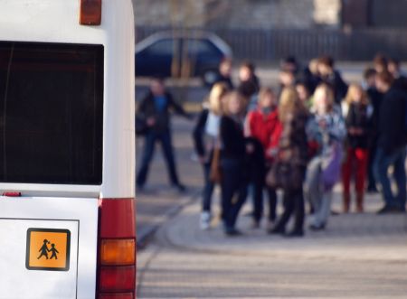 Praca w niedzielę kierowcy autobusu szkolnego 