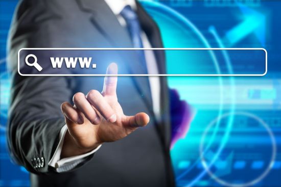 Upublicznienie w Internecie wizerunku i służbowych danych kontaktowych pracownika