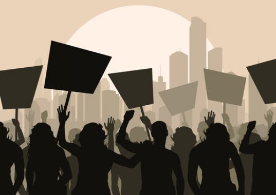 Strajk a uprawnienia pracowników: zasiłki, staż pracy, wynagrodzenie