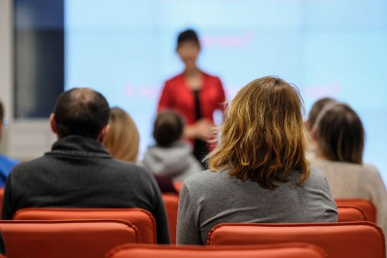 Zatrudnianie cudzoziemców w zawodach wymagających wysokich kwalifikacji - zmiany w 2025 r.