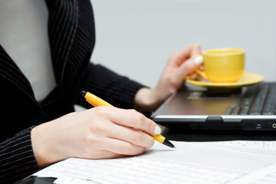 Wykazywanie w informacji o warunkach zatrudnienia urlopu przeniesionego z poprzedniej umowy