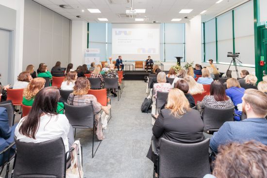 Panel dyskusyjny: Jak zmienić paradygmat pracodawca kontra pracownik by pogodzić work life balance z zarabianiem pieniędzy?