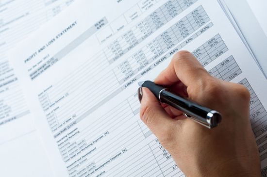 Obliczanie wynagrodzenia za pierwszy, niepełny miesiąc zatrudnienia