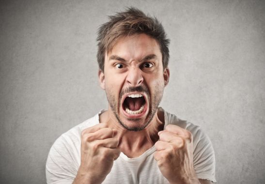 Zdrowe wyrażanie złości w miejscu pracy