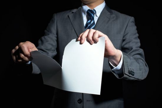 Urlop bezpłatny a wypowiedzenie umowy o pracę