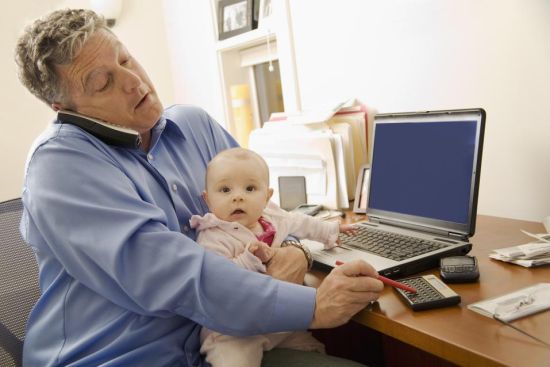Jakie przepisy przejściowe stosować w zakresie zmian dotyczących urlopu rodzicielskiego – stanowisko resortu rodziny