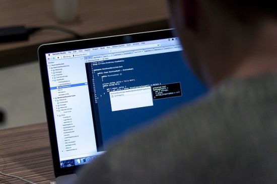 laptop-work-1148958_640